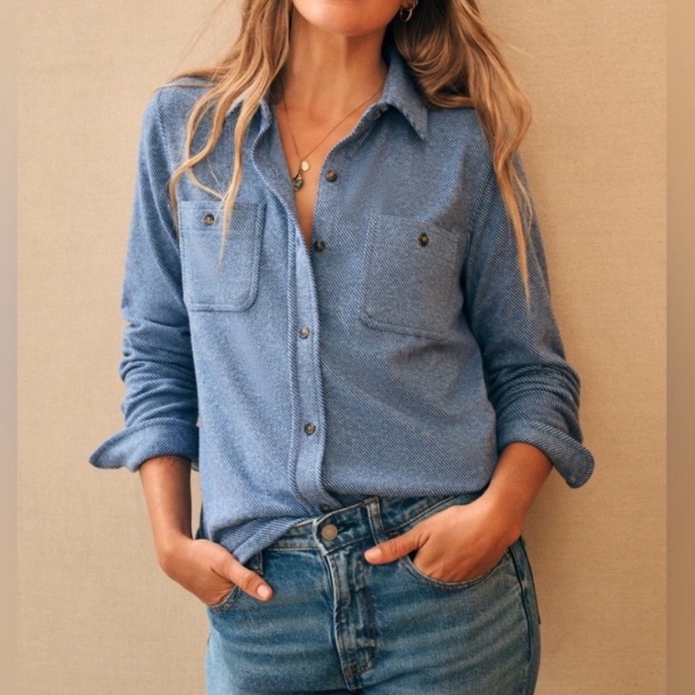 Faherty Legend Sweater Glacier Blue Herringbone EUC size Medium